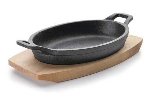 Cast iron oval casserole with lacor wood tray