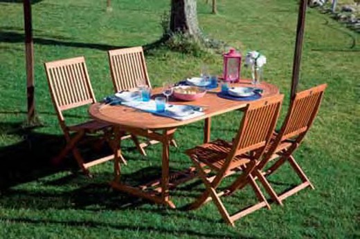 Ensemble en bois composé d'une table et de 6 chaises