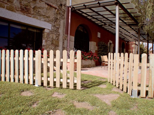 Wooden gate for classic fence