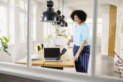 Aspirador mano con USB blanco Karcher