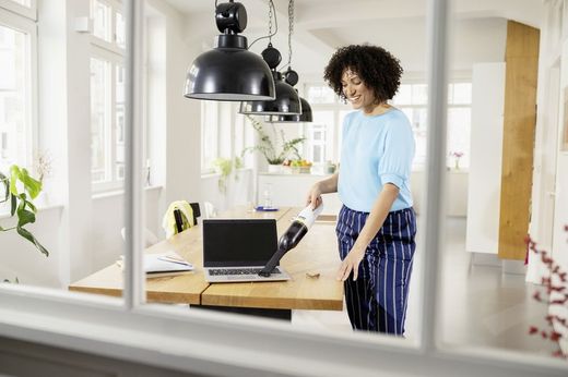 Aspirador mano con USB blanco Karcher