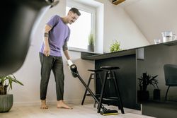 Aspirador vertical batería blanco Karcher