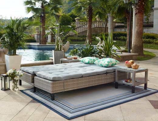 Rotan en stalen chaise longue en twee bijzettafels set C2-0245