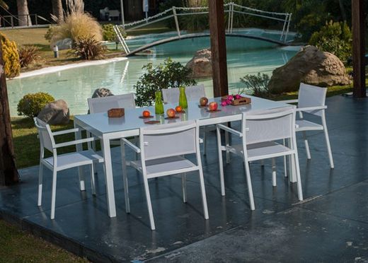 Conjunto de mesa y sillas en aluminio color blanco pg0322