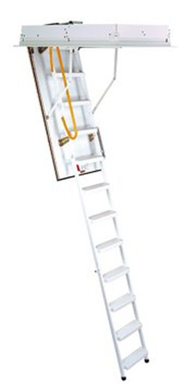 échelle en métal laqué dans 3 sections