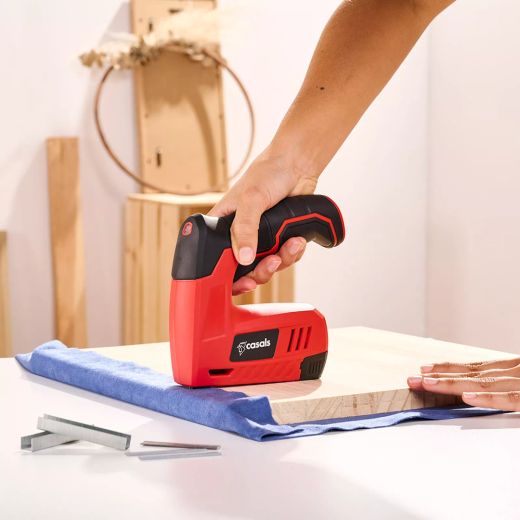 Grapadora Clavadora a Batería Casals CSG3620