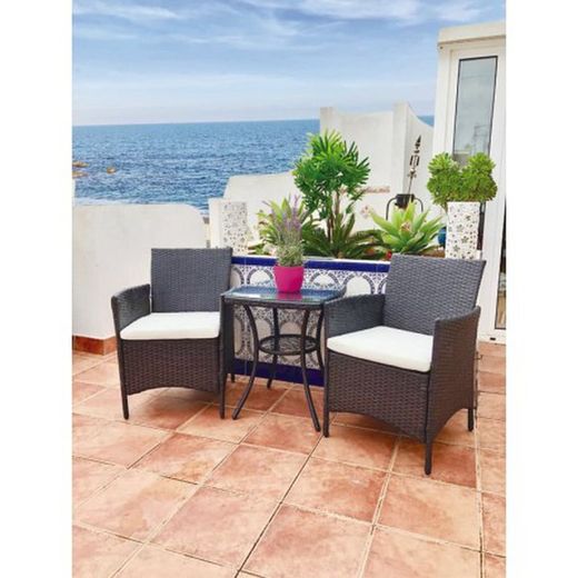Gedeckter Tisch + 2 Sessel aus Rattan / Stahl