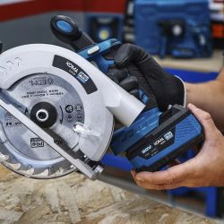Sierra de corte circular inalámbrica de 20 V de Koma Tools modelo 20V-SCC