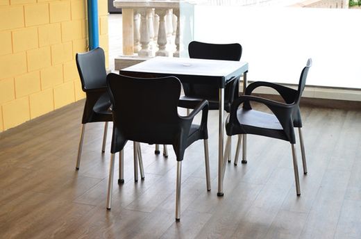 Sillon apilable de resina garden life color negro