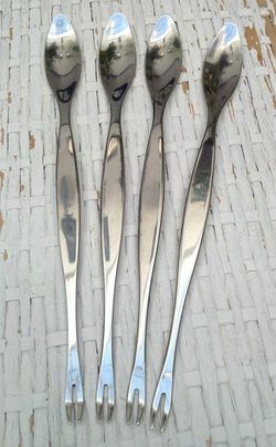 Roestvrijstalen zeevruchtenvorken 4 stuks. van 3 anjers